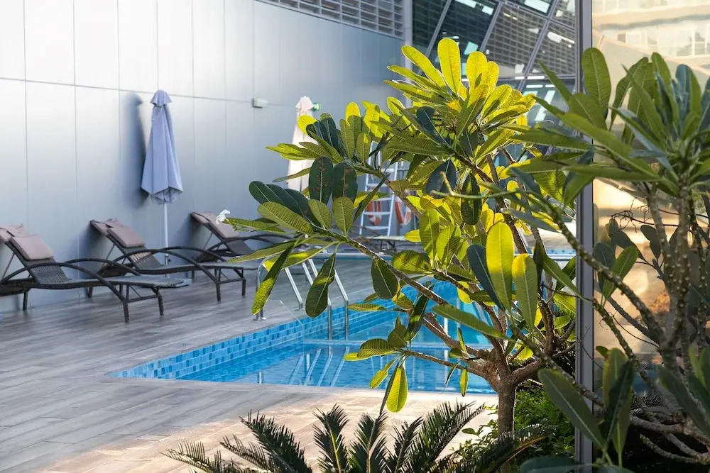 Simply Comfort Vacation Homes Rental Spacious Apts in J One Canal Views Quiet & Central