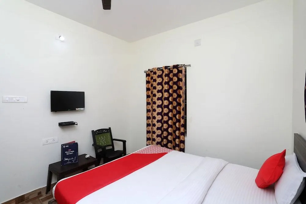 OYO 15084 Sai Lotus Residency