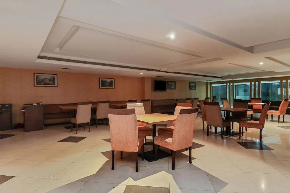 Capital O 35958 Hotel Lake View
