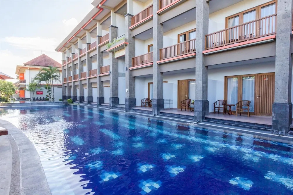 RedDoorz Plus @ Padma Utara 3