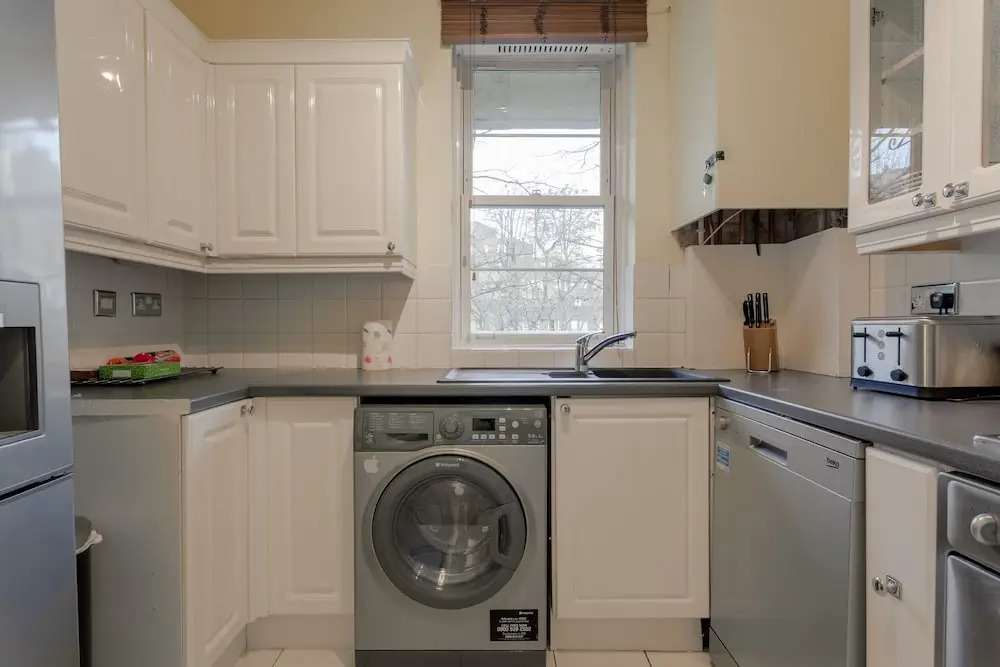 2 Bedroom Apartment in Wapping