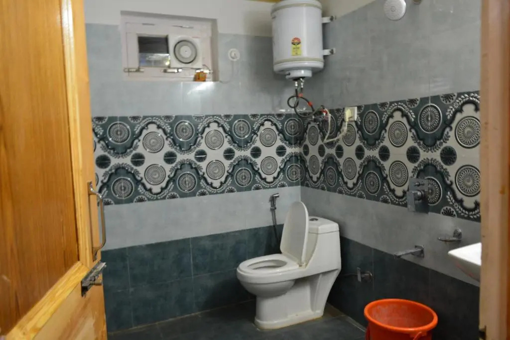 Hotel Neelgiri - Manali Diaries