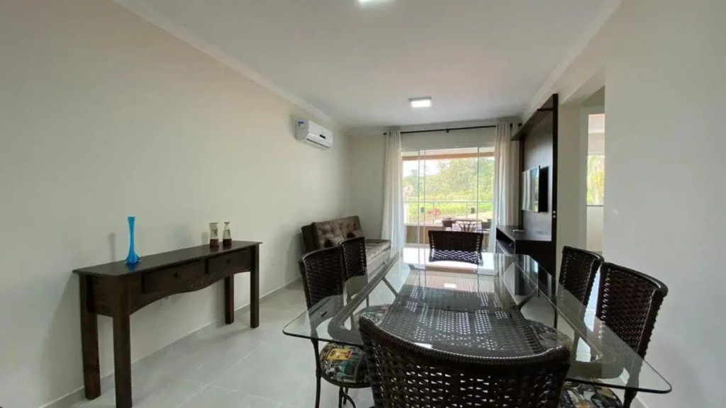 Lindo e Novíssimo Apartamento na Praia de Bombas.