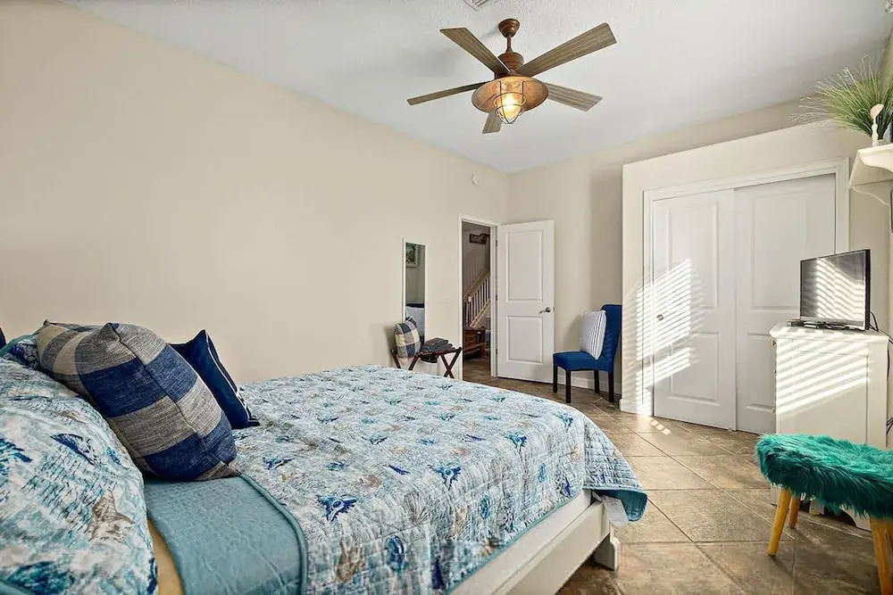 Perfect Beach House 2min Walk With Heated Pool and Hot Tub 4 bed 3 Bath With Pet Friendly