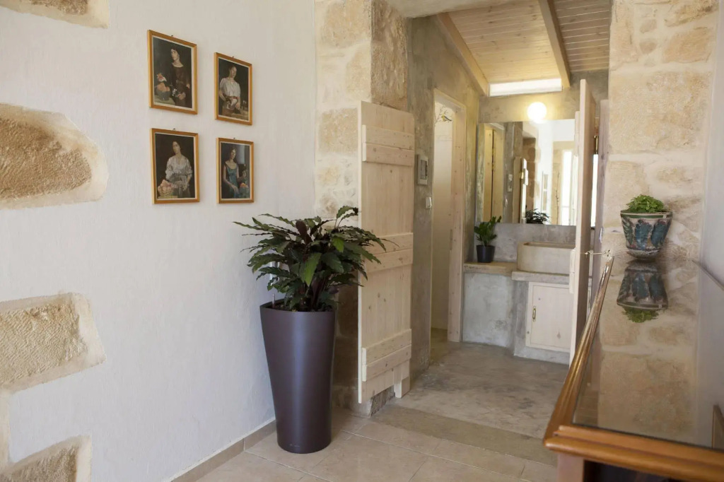 Cretan cottage of 1900 with beautiful olive yard