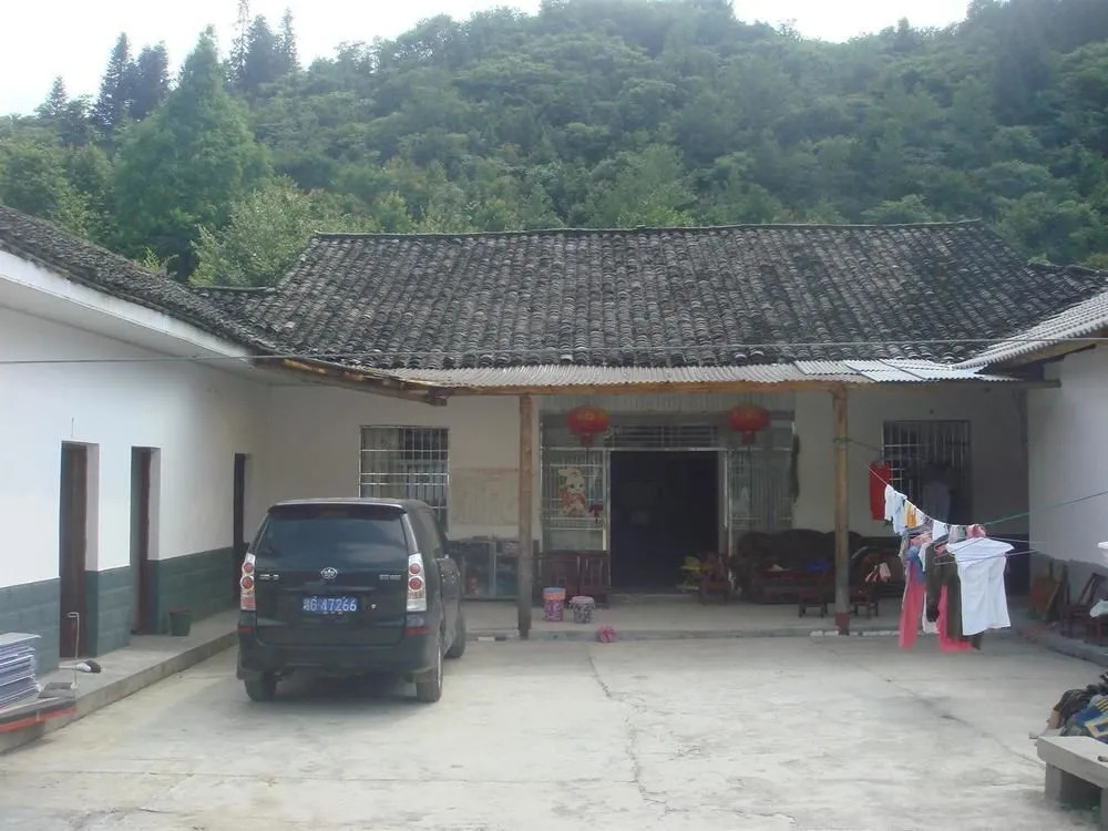 Zhangjiajie Tujia Small Courtyard inn