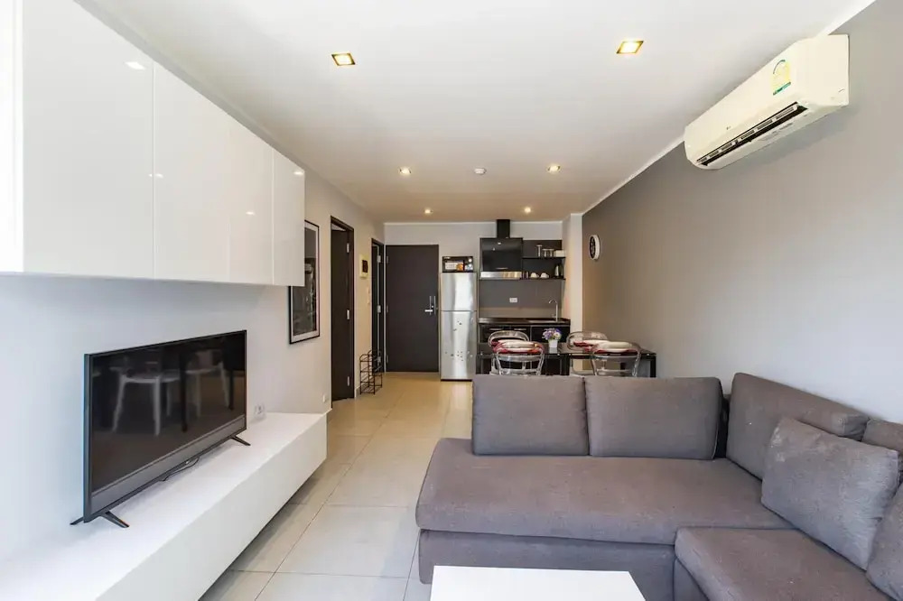Modern Condo - 1BR T1-201