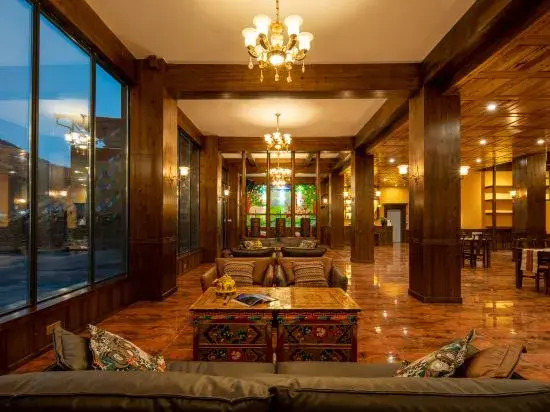 Far Mountain Dream Hotel