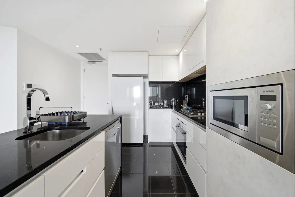 Stylish 1BR CBD w/ Parking Lot