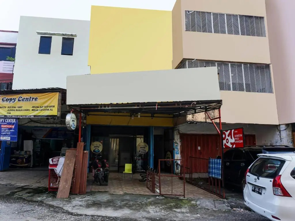 RedDoorz At Homestay Madu Makassar