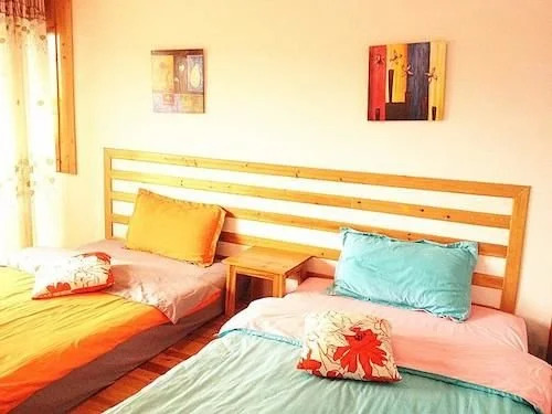 Fenghuang Liunian'erban Inn