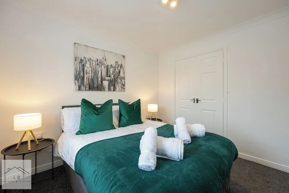 Comfy House - Sleeps 14 - 14 min to City Centre