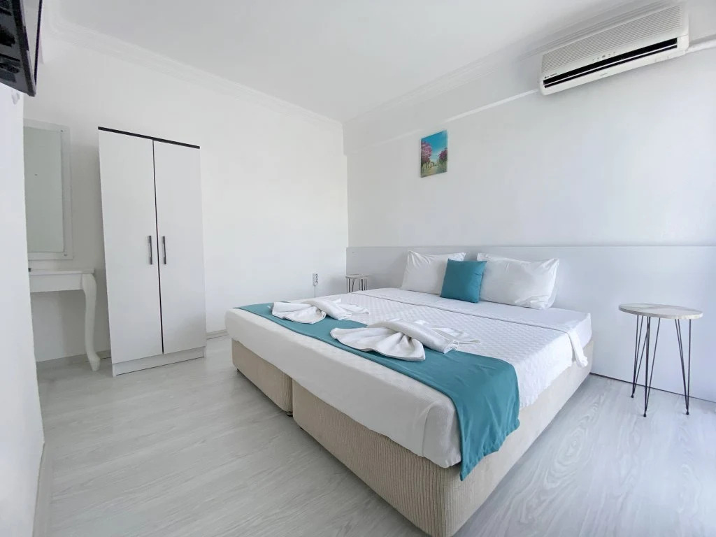 Minerva Port Hotel