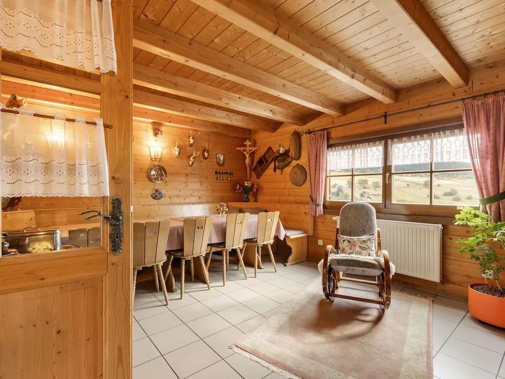 Holzferienhaus in Hinterrod mit Sauna