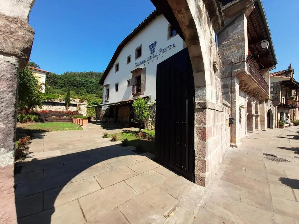 Casona De La Pinta