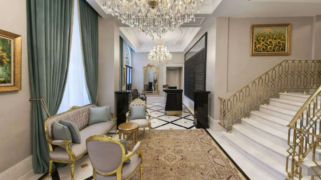 1890 Suites Hotel