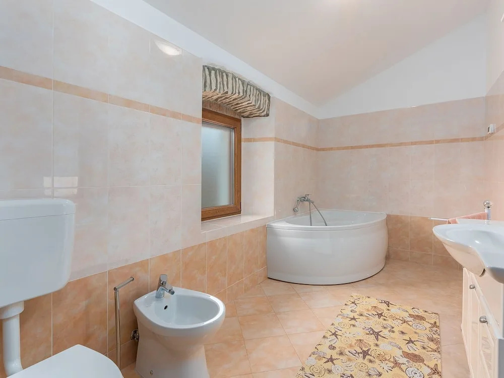 Traditional Stone Holiday House for up to 8 Persons