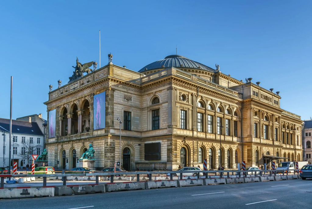 ★140SQM · Beautiful Apartment · Heart of CPH★
