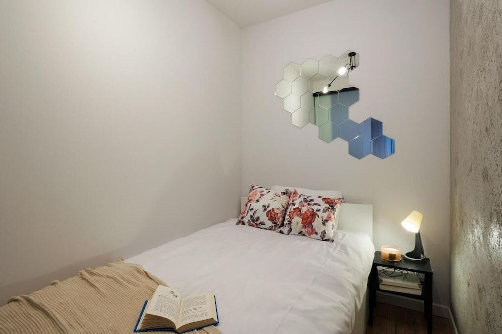 Malila Apartments Limanowskiego 37
