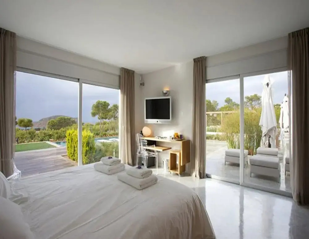 Gorgeous Villa With Views