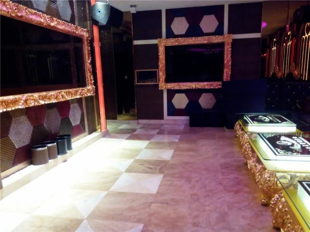 Kelly Wah International Hotel