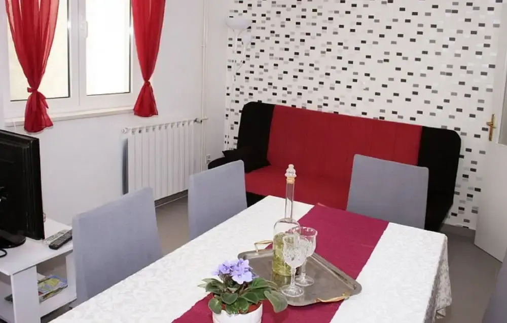 Buffalo - 150m From the Beach & Parking - A1