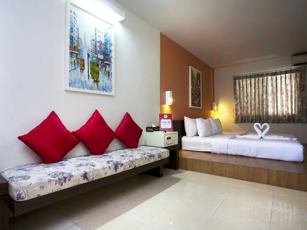 NIDA Rooms Talat Yot Night Market