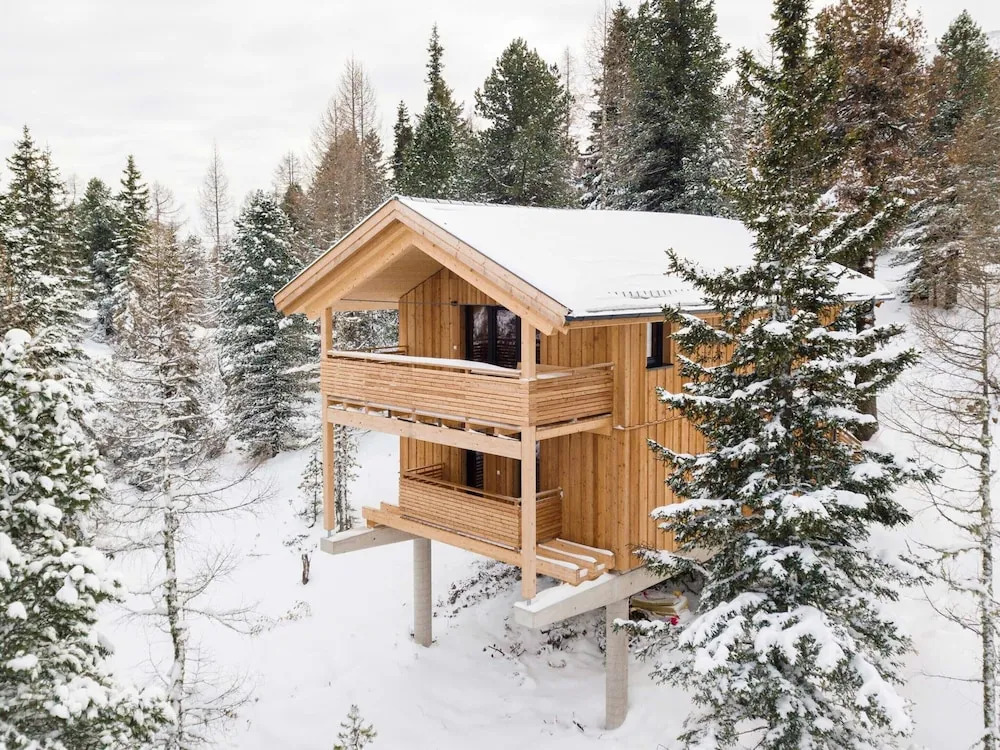 Attractive Chalet Sauna & Hottub