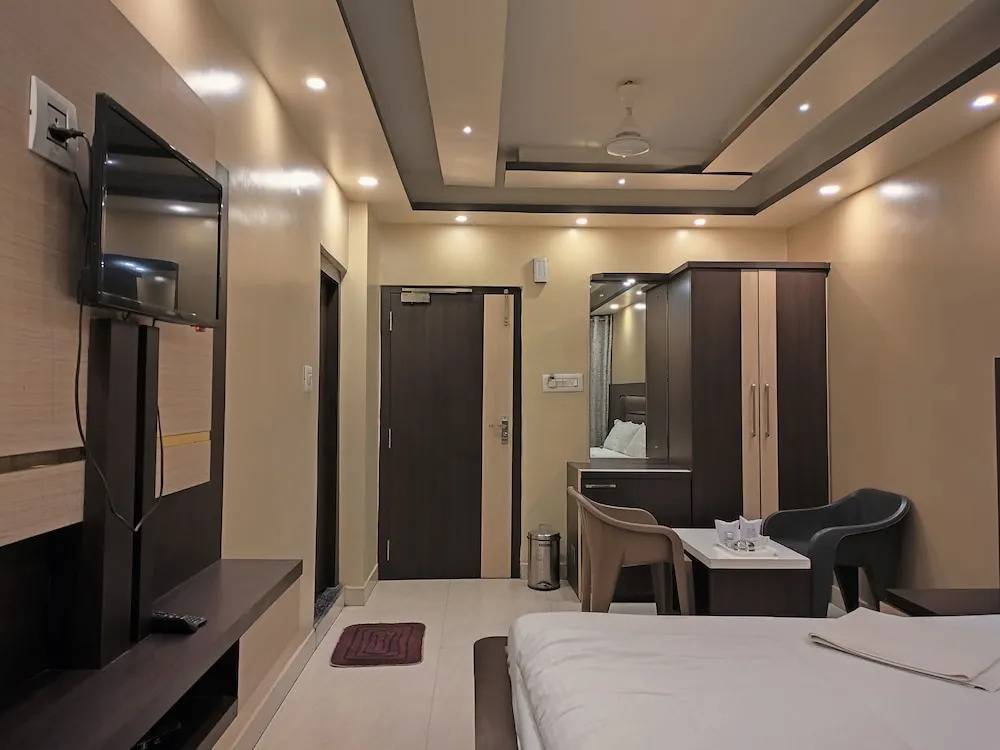 HOTEL BINAPANI Deluxe 1