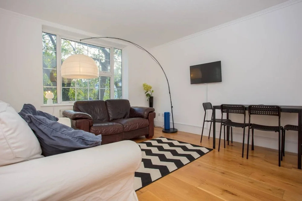 Sunny 2 Bedroom Flat in Islington