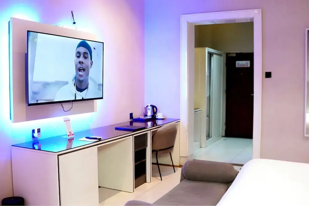 2020 HOTELS & APARTMENTS Wuye