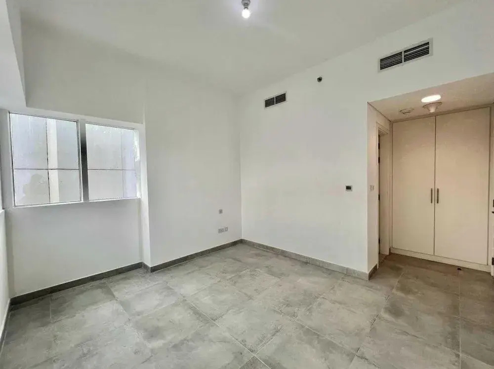 Cozy 1 BHK Furnished Apartment in Palette Tower in Tourist Club Area