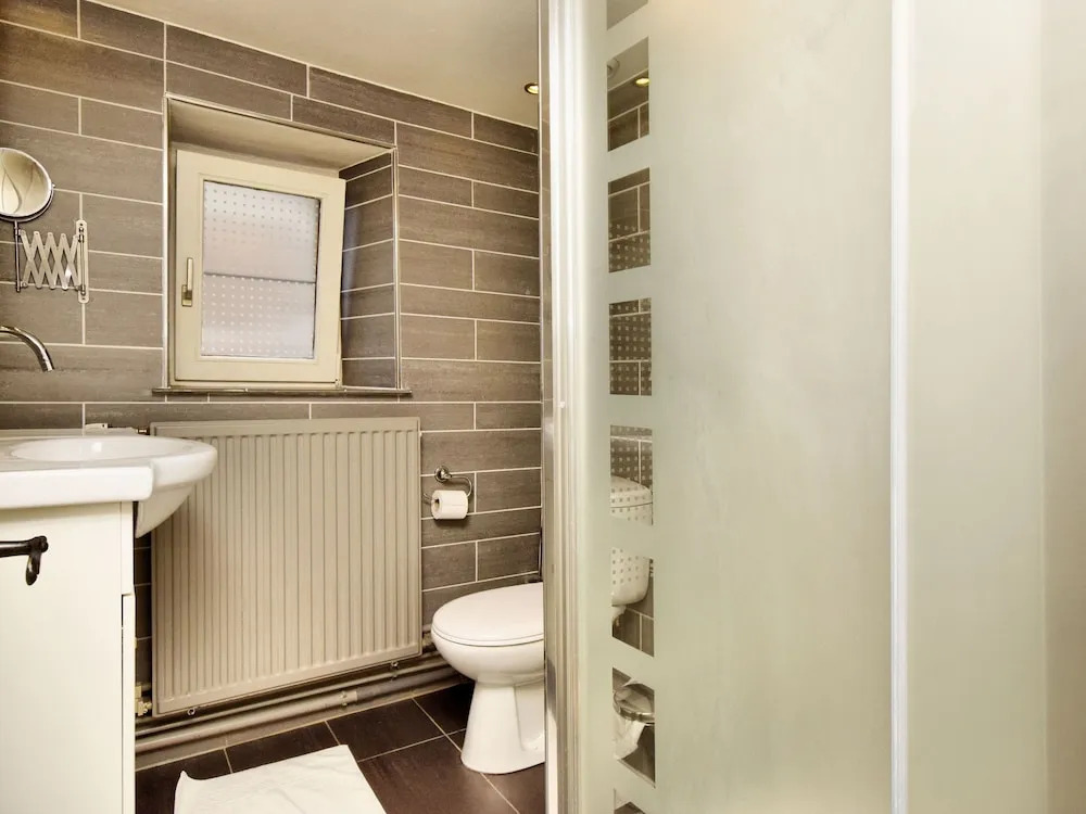 Vintage Holiday Home in Verlaine-Sur-Ourthe with Valley View
