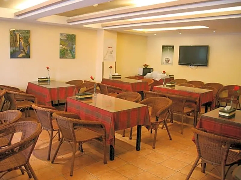 GreenTree Inn Jiangsu Yangzhou South Yangtze River Road University City Express Hotel