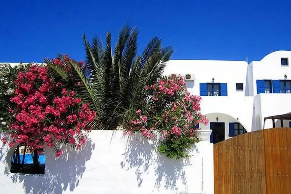Santorini Breeze