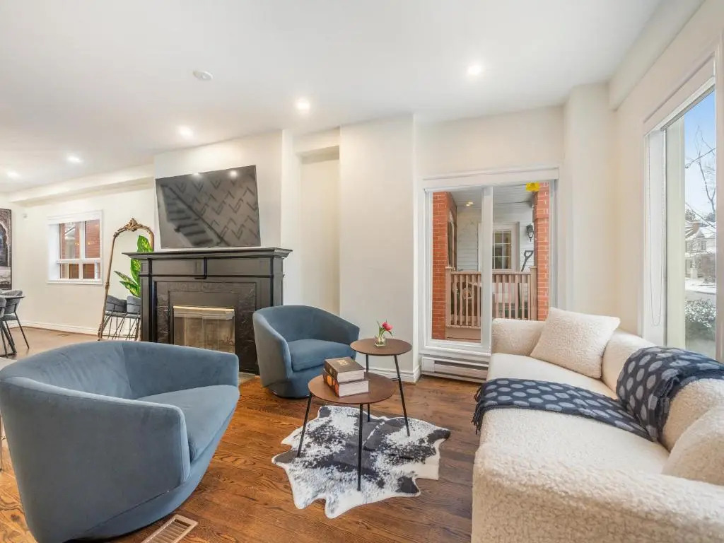 Designer 3Br & 2WR Townhouse