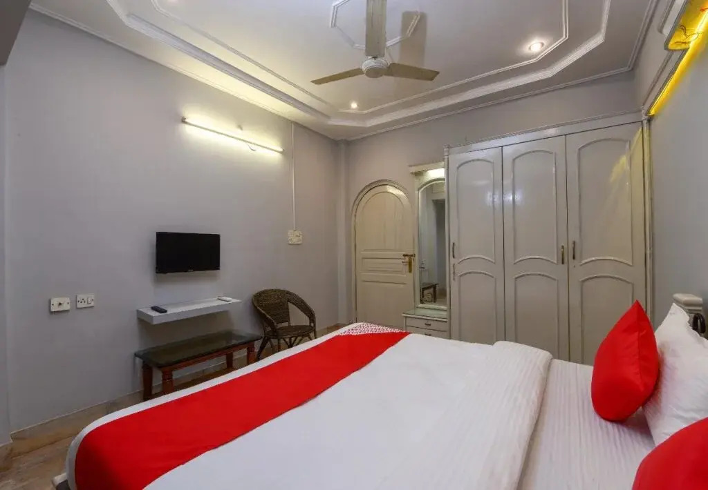 Oyo 14371 Treetops Guest House