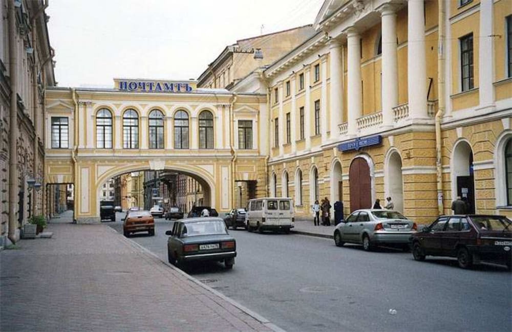 Сфр спб. Здание главного почтамта Санкт-Петербург. Почтамтская улица Санкт-Петербург. Здание главного почтамта Санкт-Петербург Архитектор. Здание почтамта Санкт-Петербург Почтамтская улица.