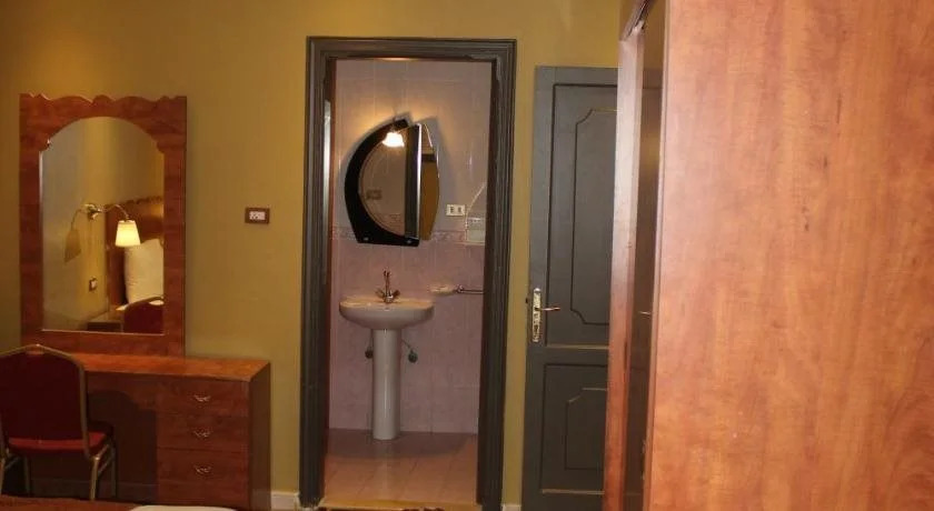 Qasser Al Rawsha Furnished Units