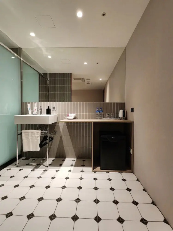 Fun Stay Inn Ximen