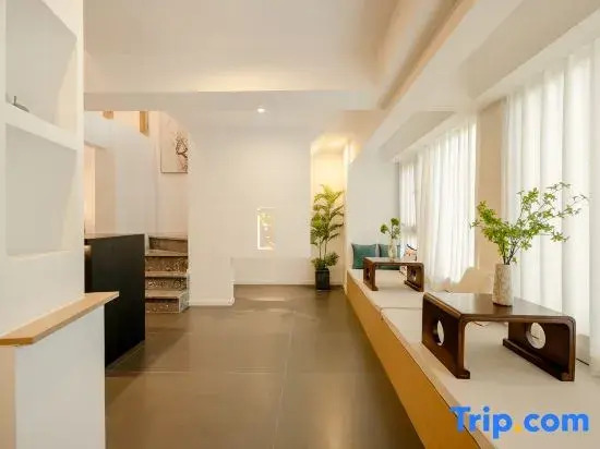 Yiduo Hotel (Longguang Provence Jiangnan Park Subway Station Branch)