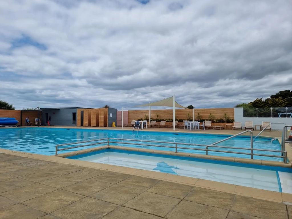 17H Medmerry Park 2 Bedroom Chalet
