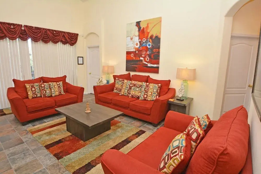 630 Sun Kissed 4 Br villa by RedAwning