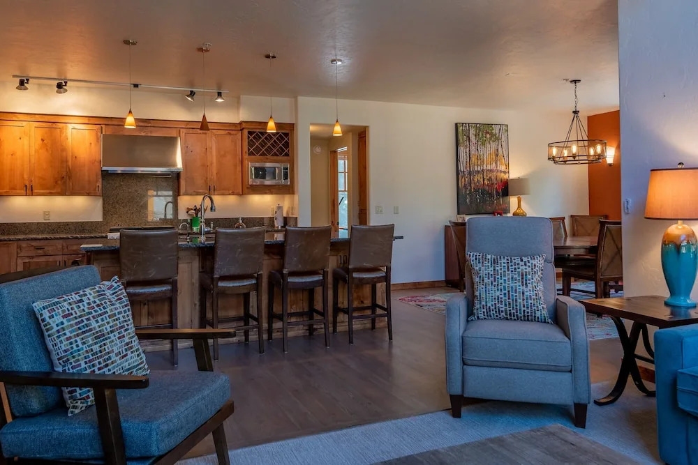 The Timbers 4o-3 Bedroom Condo