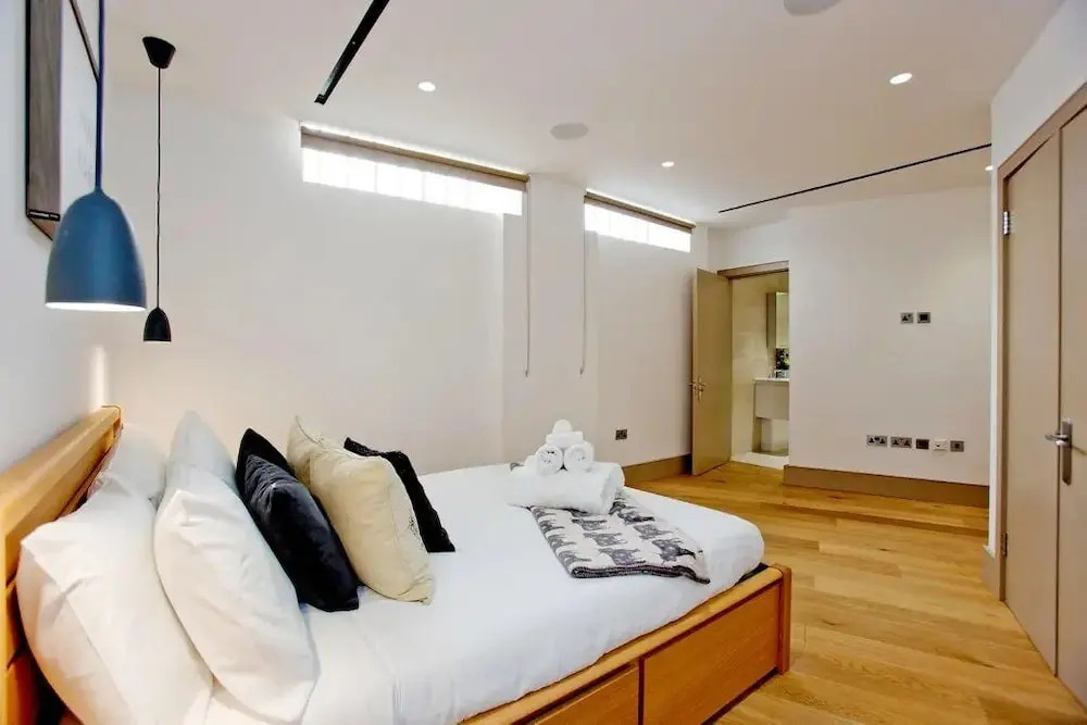 Wells Mews