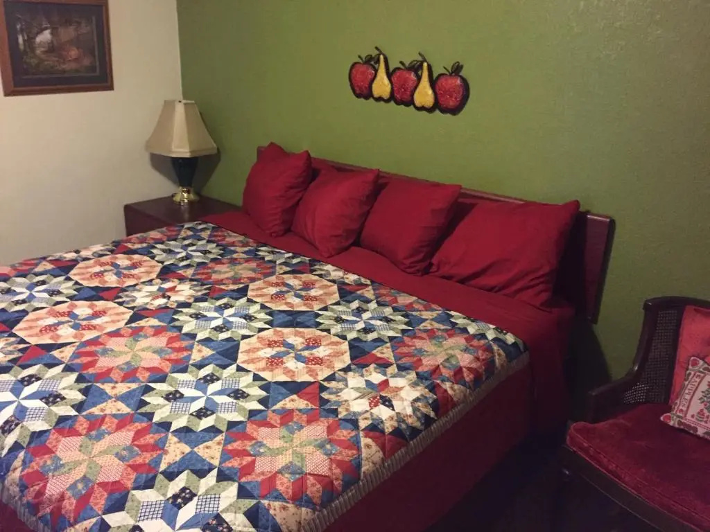 Highland Court Motel