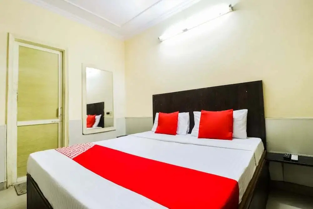 Hotel Rising Sun by OYO Rooms