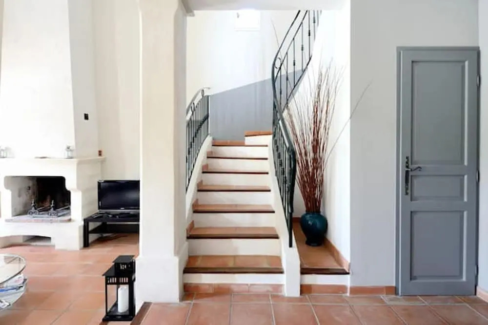 Villa With 3 Bedrooms in Mallemort, With Wonderful Lake View, Private Pool, Furnished Garden - 32 km From the Beach