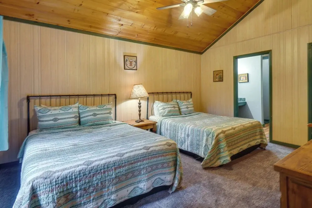 Gatlinburg Cabin Rental: 3 Mi to Downtown
