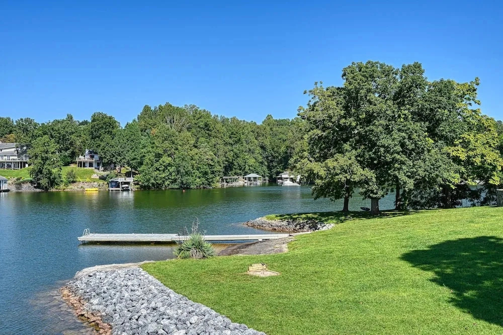 Soulshine Smith Mountain Lake - Lakefront Home With Amazing Views